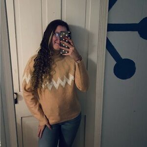 BNWT moon Ryder aspen sweater